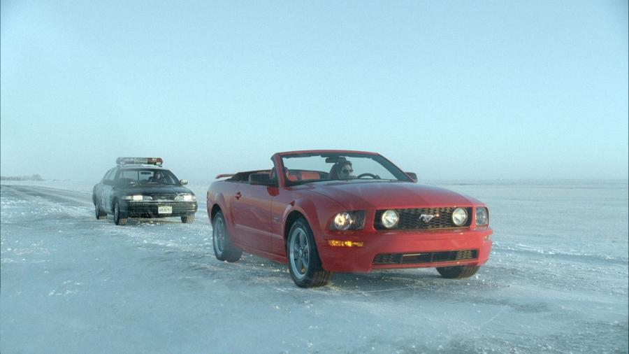  Ford Mustang GT Convertible 2005 года  (фото 2 из 44)